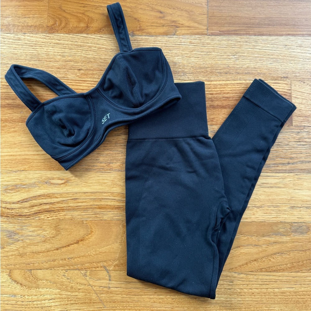 SET ACTIVE SPORTS BRA + LEGGING SET